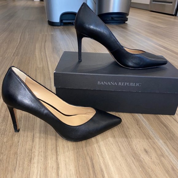 Banana Republic Shoes - Banana Republic Black Leather Madison 12-Hour Pump